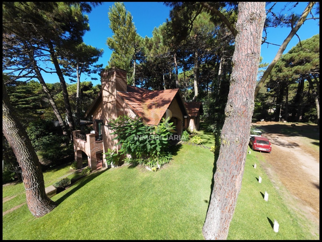 CASA EN VENTA DE 5 AMB PINAMAR NORTE