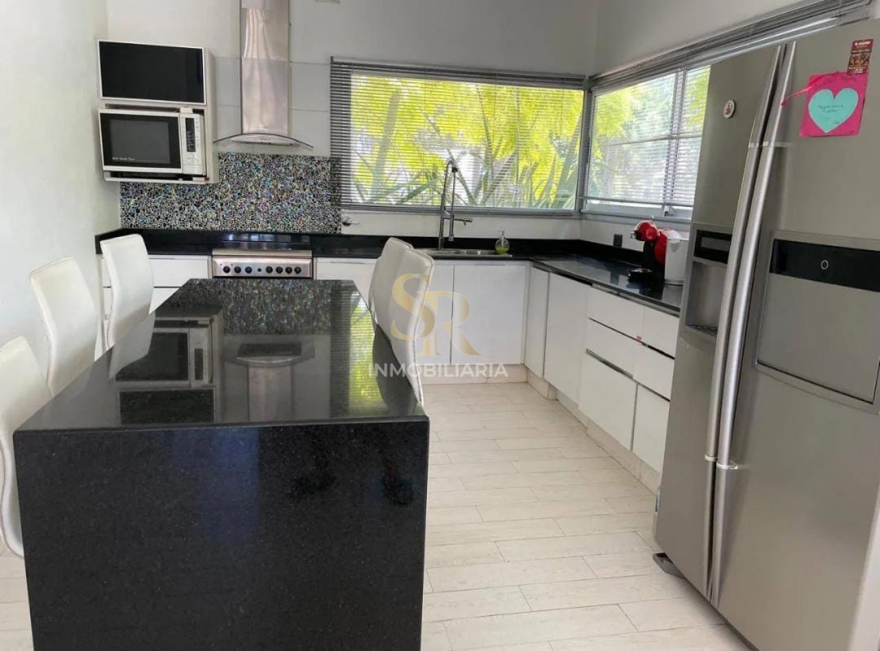 CASA EN VENTA 5 AMBIENTES ALAMOS PINAMAR