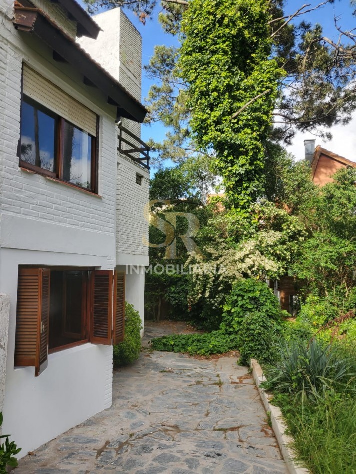DEPARTAMENTO TRIPLEX EN VENTA PINAMAR
