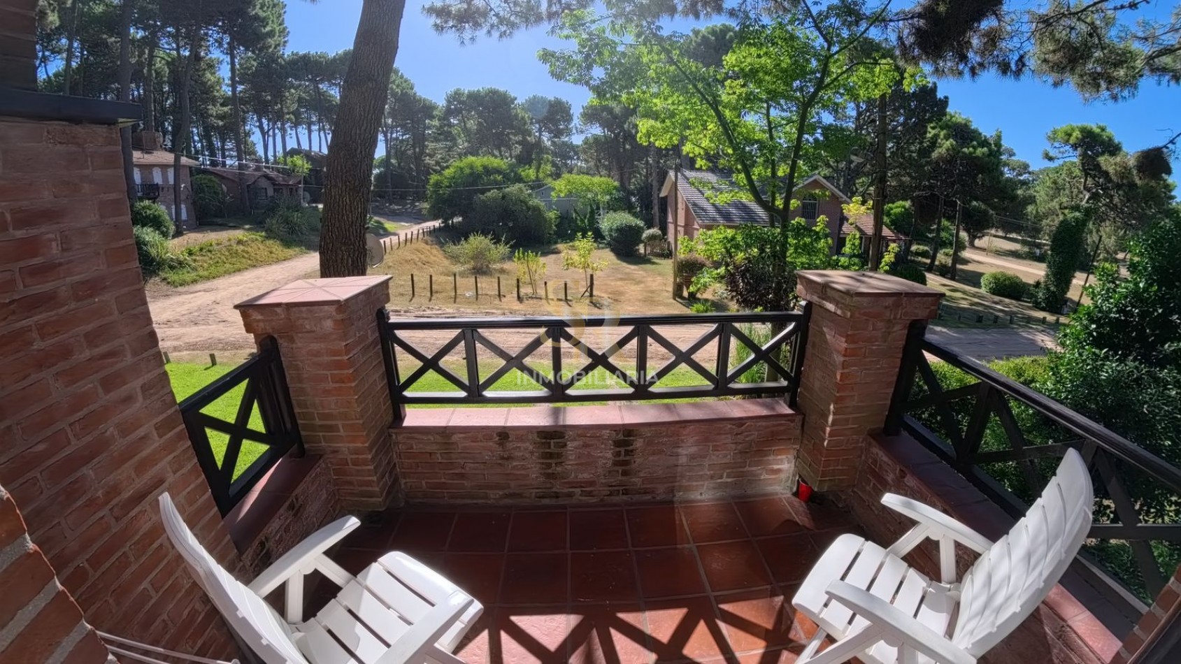 CASA EN VENTA DE 5 AMB BARRIO LASALLE PINAMAR