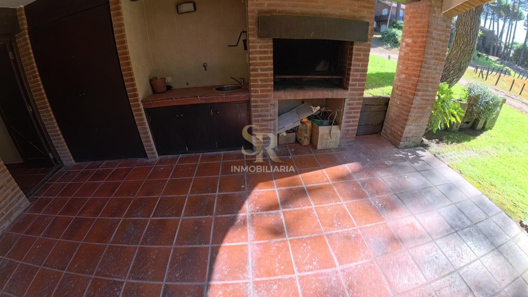 CASA EN VENTA DE 5 AMB BARRIO LASALLE PINAMAR