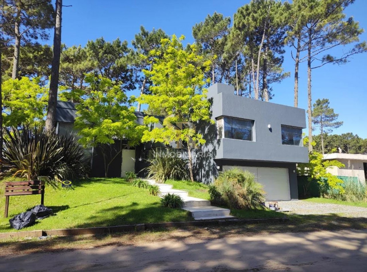 CASA EN VENTA 5 AMBIENTES ALAMOS PINAMAR