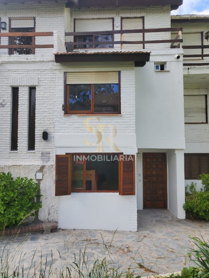 DEPARTAMENTO TRIPLEX EN VENTA PINAMAR