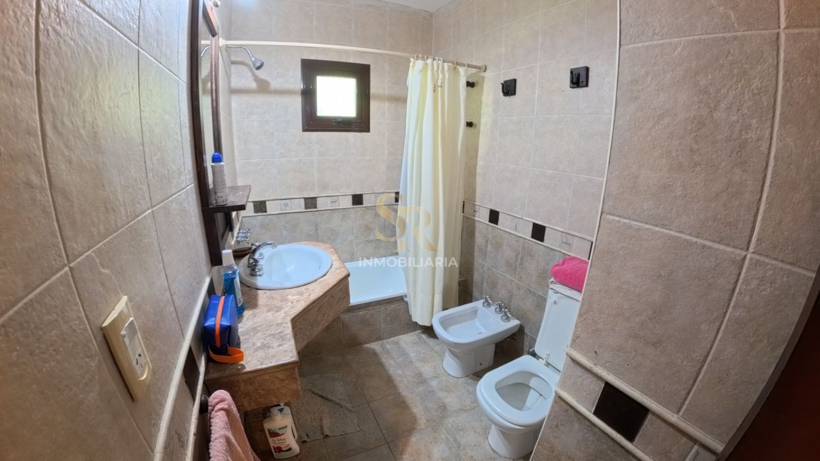 CASA EN VENTA DE 5 AMB BARRIO LASALLE PINAMAR