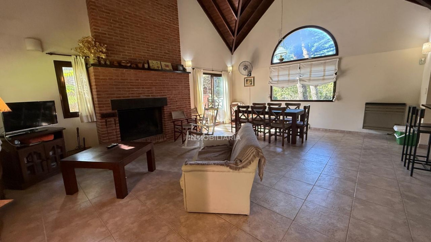 CASA EN VENTA DE 5 AMB BARRIO LASALLE PINAMAR