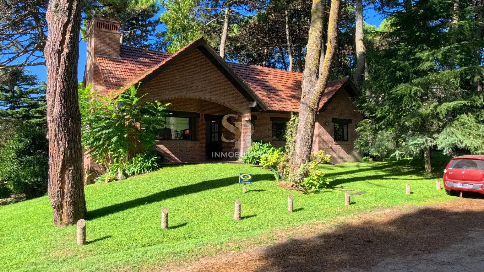 CASA EN VENTA DE 5 AMB BARRIO LASALLE PINAMAR