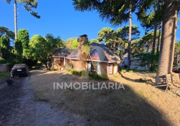 CASA EN ALQUILER TEMPORAL DE 5 AMBIENTES CON PILETA PINAMAR 