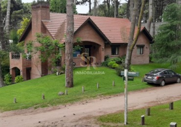 CASA EN VENTA DE 5 AMB PINAMAR NORTE